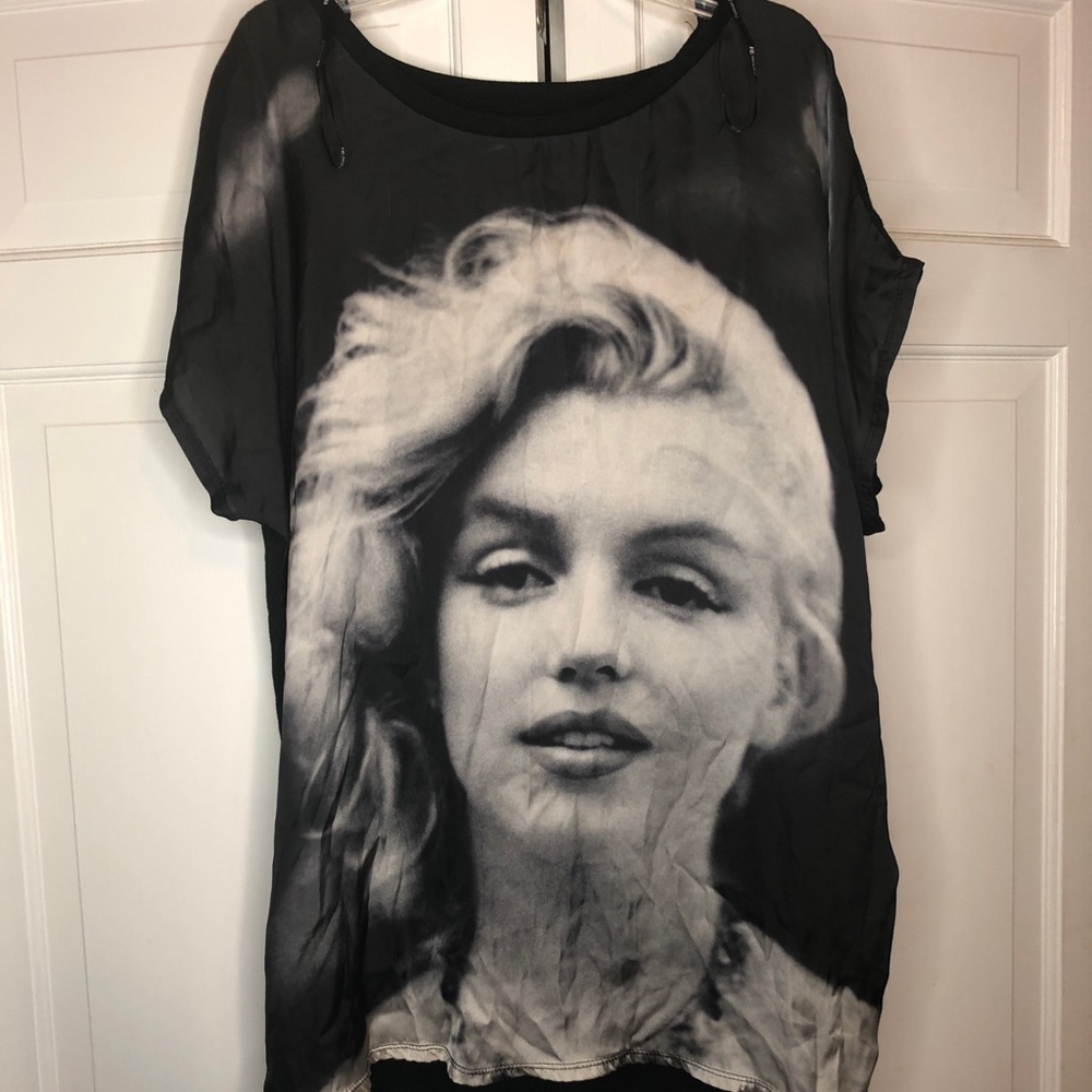 Forever 21 Marilyn Monroe Black Top